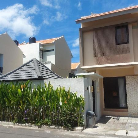 Little Nuts Villas Jimbaran Екстериор снимка