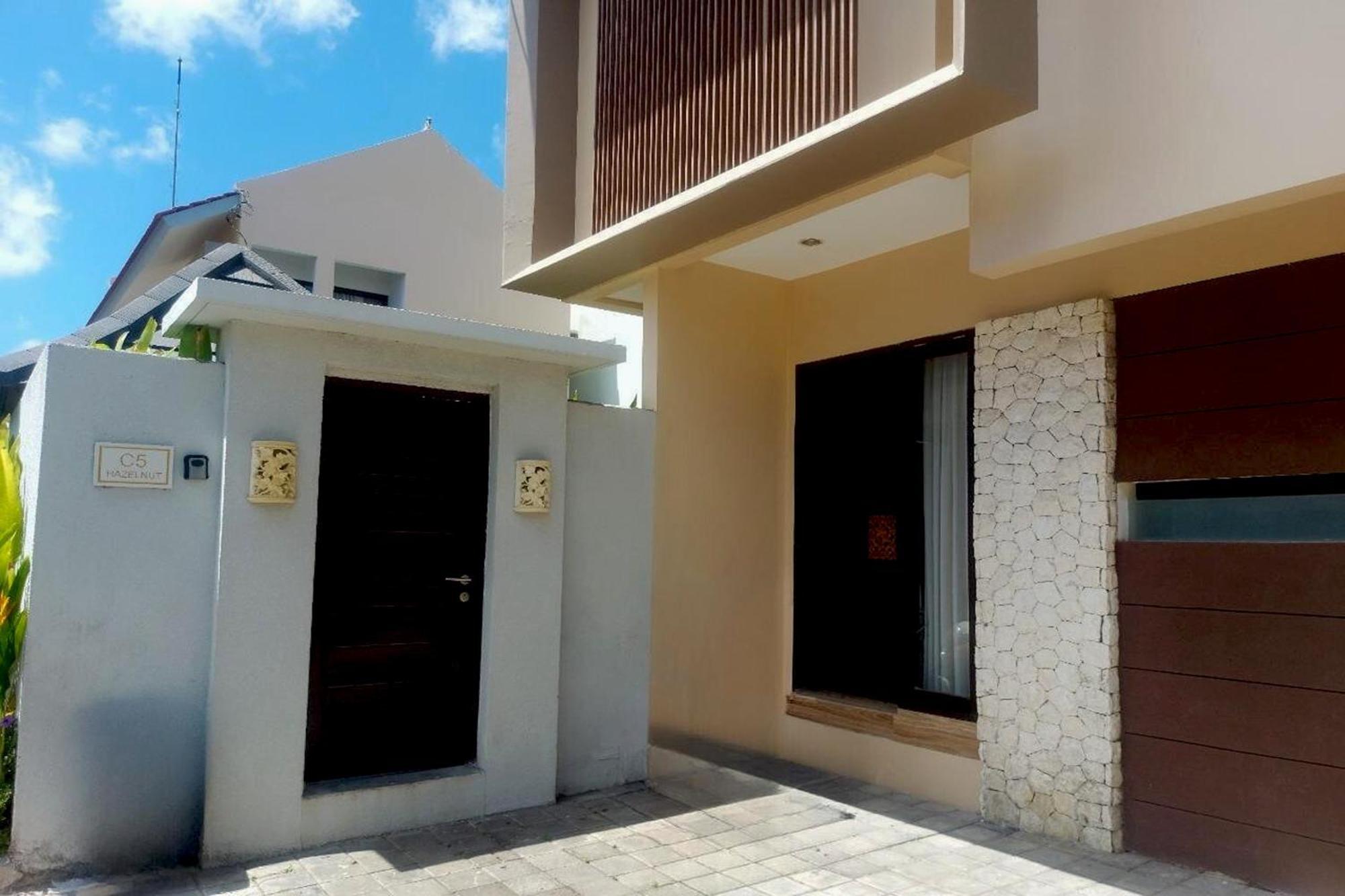 Little Nuts Villas Jimbaran Екстериор снимка